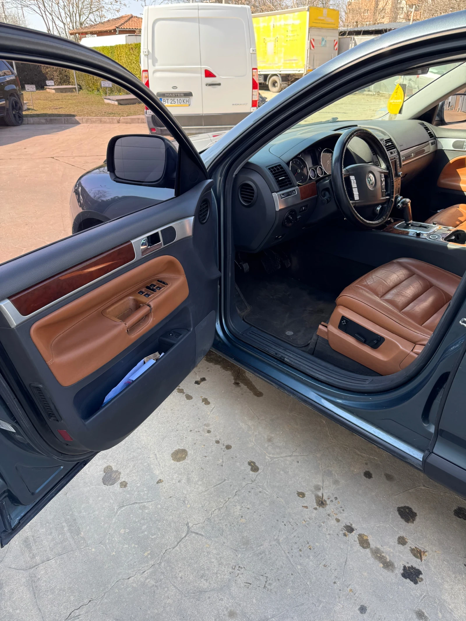 VW Touareg, снимка 9 - Автомобили и джипове - 53836902