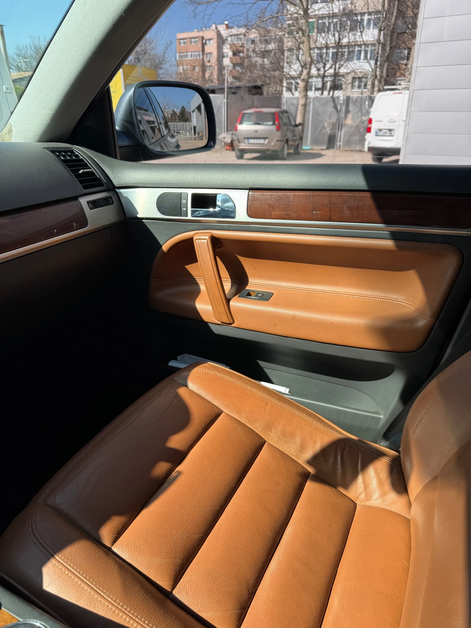 VW Touareg, снимка 14 - Автомобили и джипове - 53836902