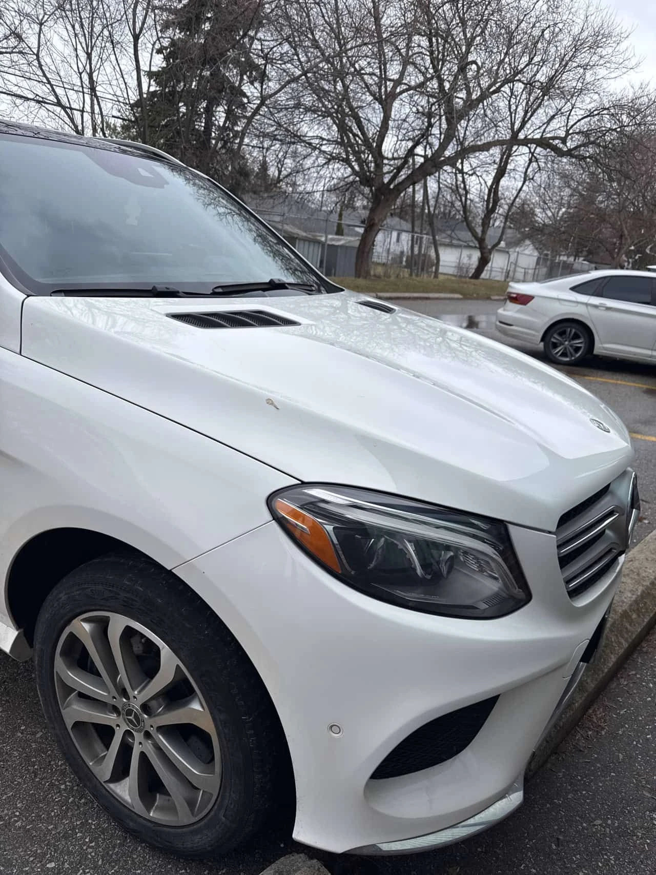 Mercedes-Benz GLE 400 /CAMERA/HARMON KARDON / ПОДГРЕВИ, снимка 2 - Автомобили и джипове - 53923762