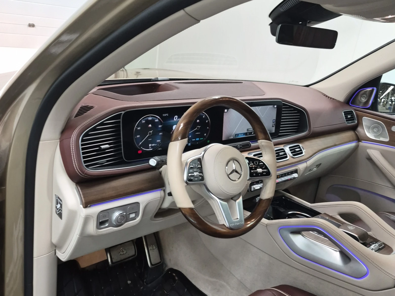 Mercedes-Benz GLS 600 Maybach, снимка 11 - Автомобили и джипове - 54459965