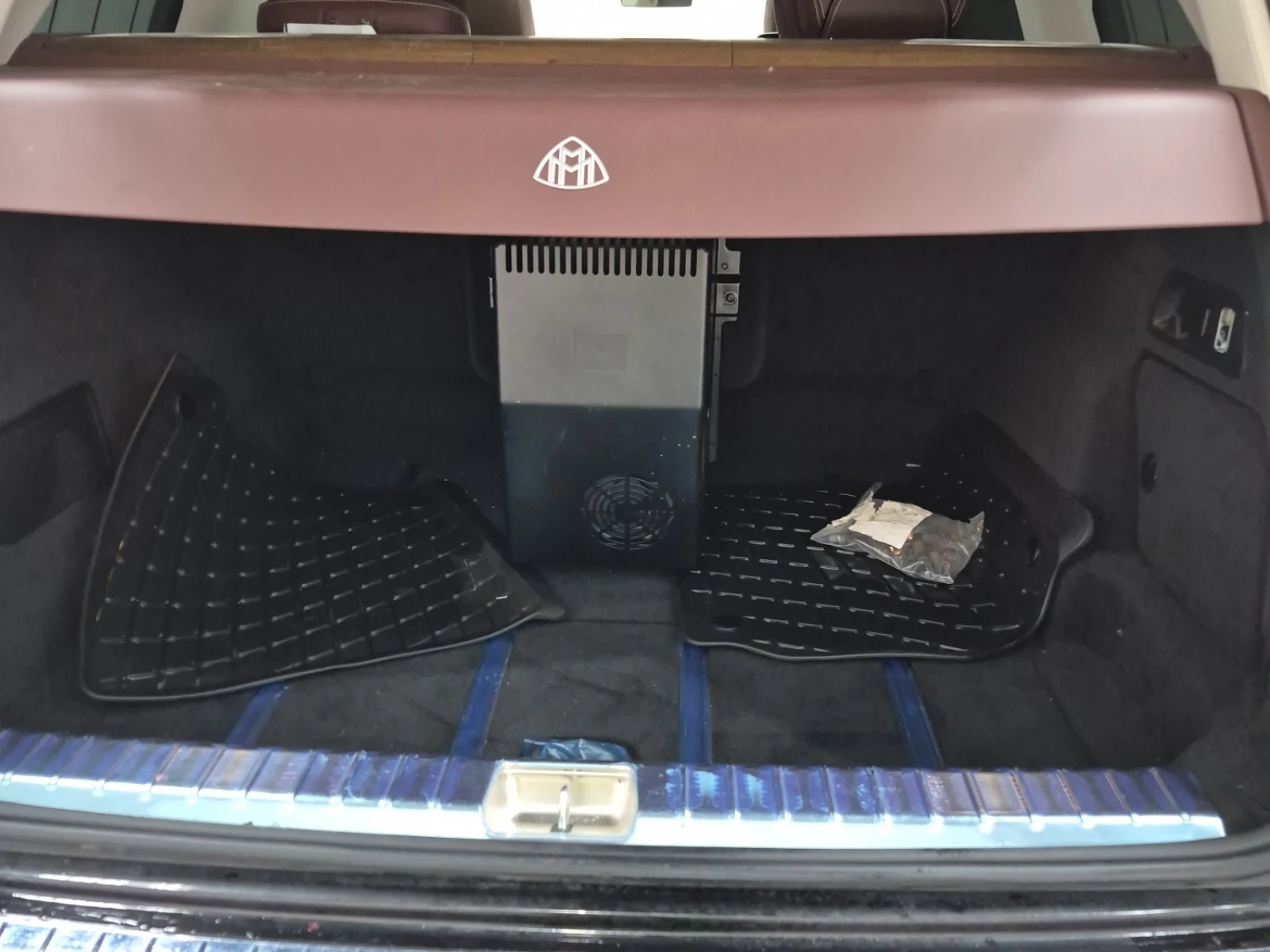 Mercedes-Benz GLS 600 Maybach, снимка 9 - Автомобили и джипове - 54459965
