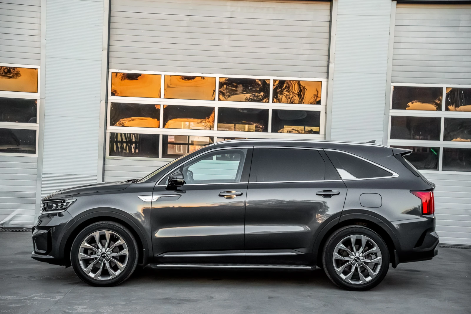 Kia Sorento Гаранция* 2.2 CRDI 4x4 Джойстик 8 скорости, снимка 8 - Автомобили и джипове - 54830777