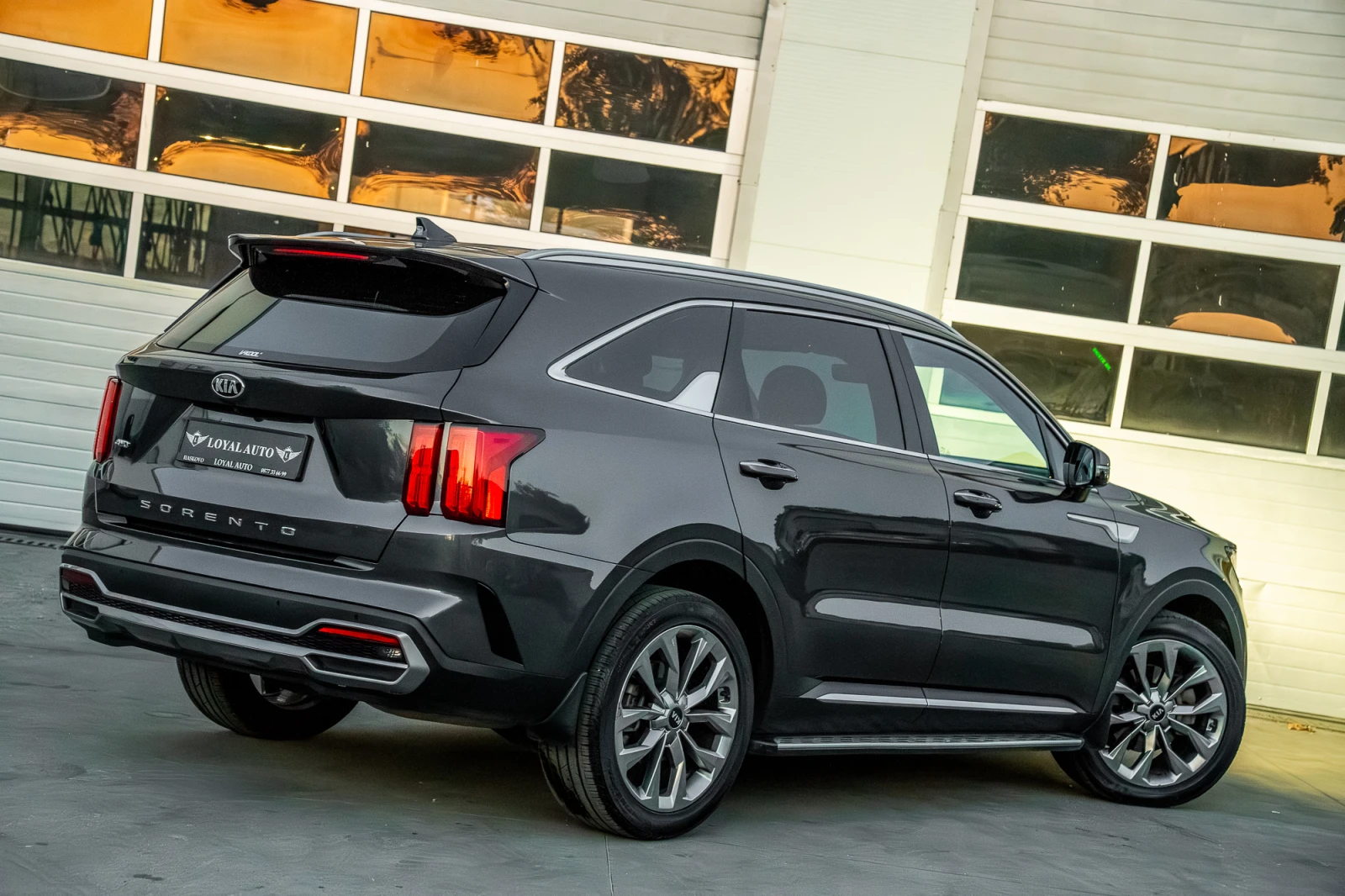 Kia Sorento Гаранция* 2.2 CRDI 4x4 Джойстик 8 скорости, снимка 4 - Автомобили и джипове - 54830777