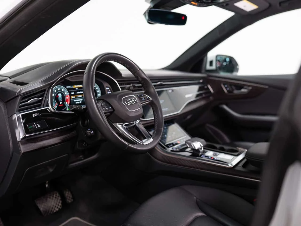 Audi Q8 * TECHNIK | S LINE | BLACK OPTICS | PANO | 22 IN *, снимка 10 - Автомобили и джипове - 54855836
