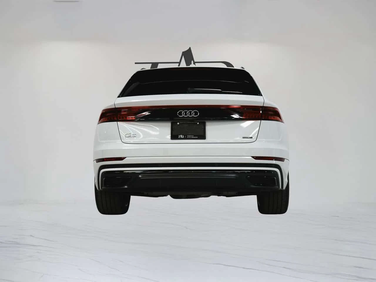 Audi Q8 * TECHNIK | S LINE | BLACK OPTICS | PANO | 22 IN *, снимка 7 - Автомобили и джипове - 54855836