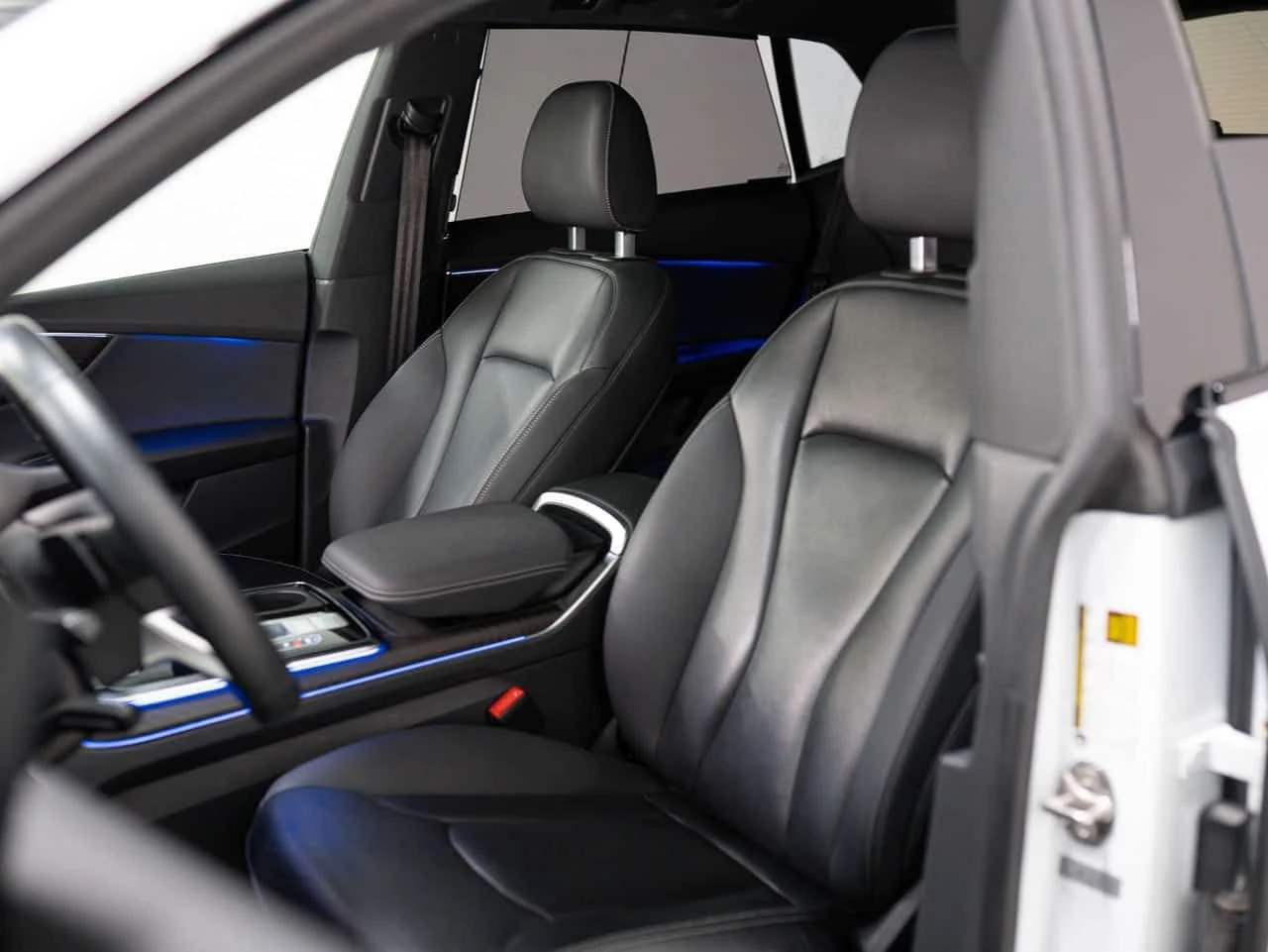 Audi Q8 * TECHNIK | S LINE | BLACK OPTICS | PANO | 22 IN *, снимка 13 - Автомобили и джипове - 54855836