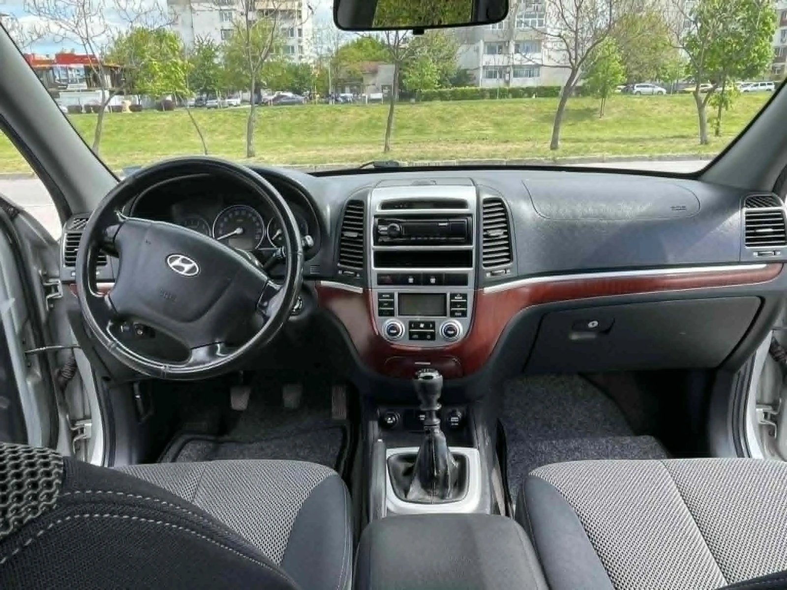Hyundai Santa fe 2.7 V6 4x4 Газ инжекцион, снимка 8 - Автомобили и джипове - 56023108