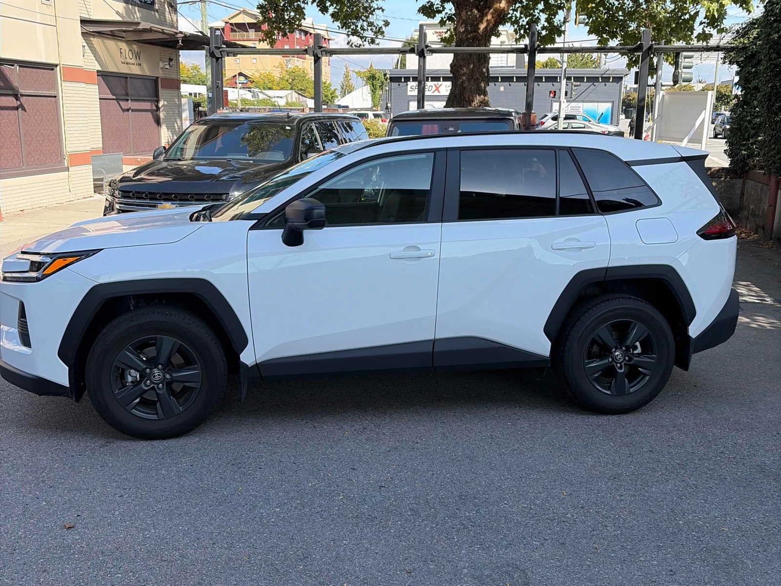 Toyota Rav4 * AWD * CARFAX * БЕЗ ПЪРВОНАЧАЛНА ВНОСКА, снимка 2 - Автомобили и джипове - 56116508