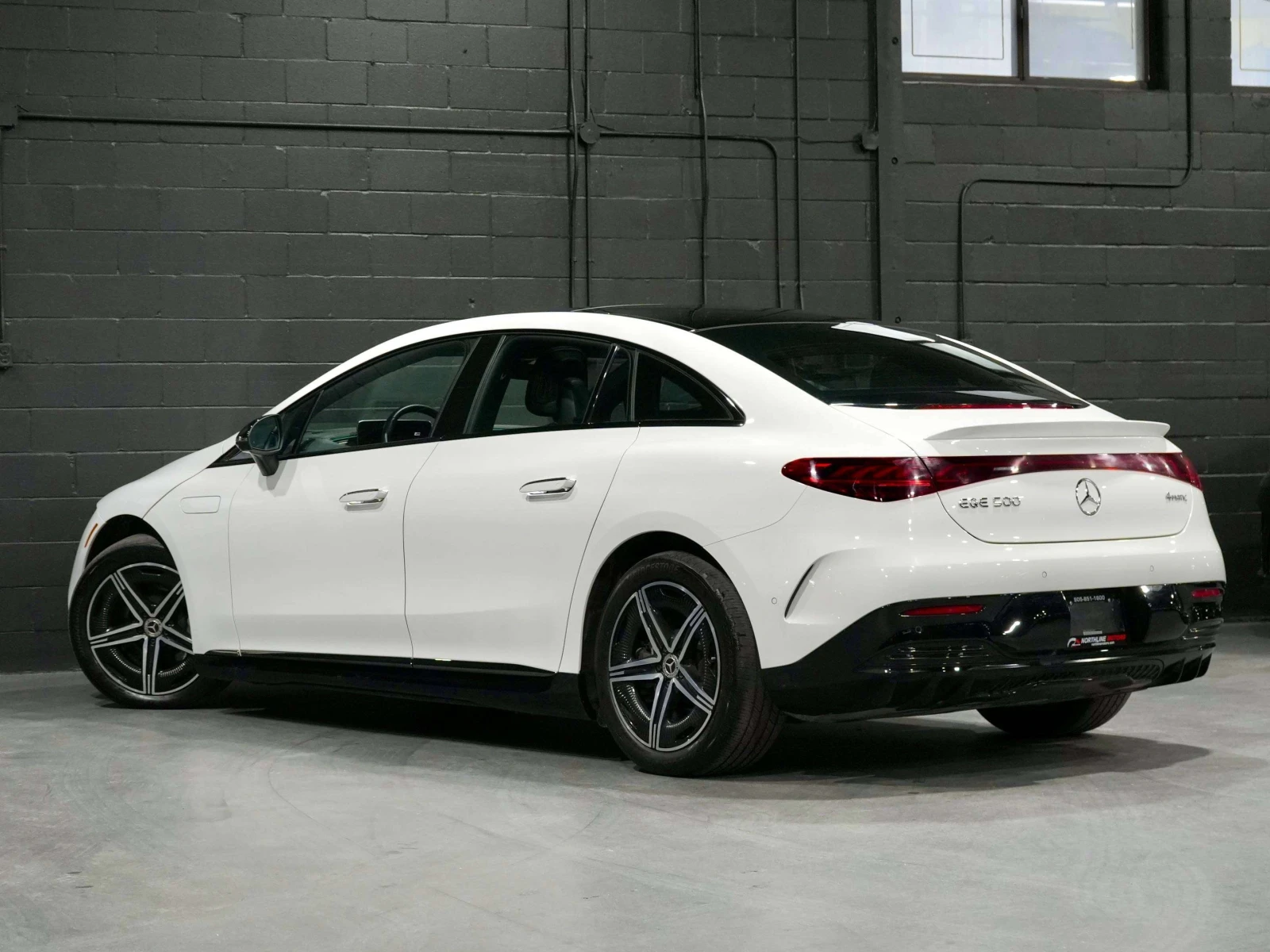 Mercedes-Benz EQE 500 4MATIC| MASSAGE| HUD| 360| DRIVER ASSIST| , снимка 6 - Автомобили и джипове - 56132261