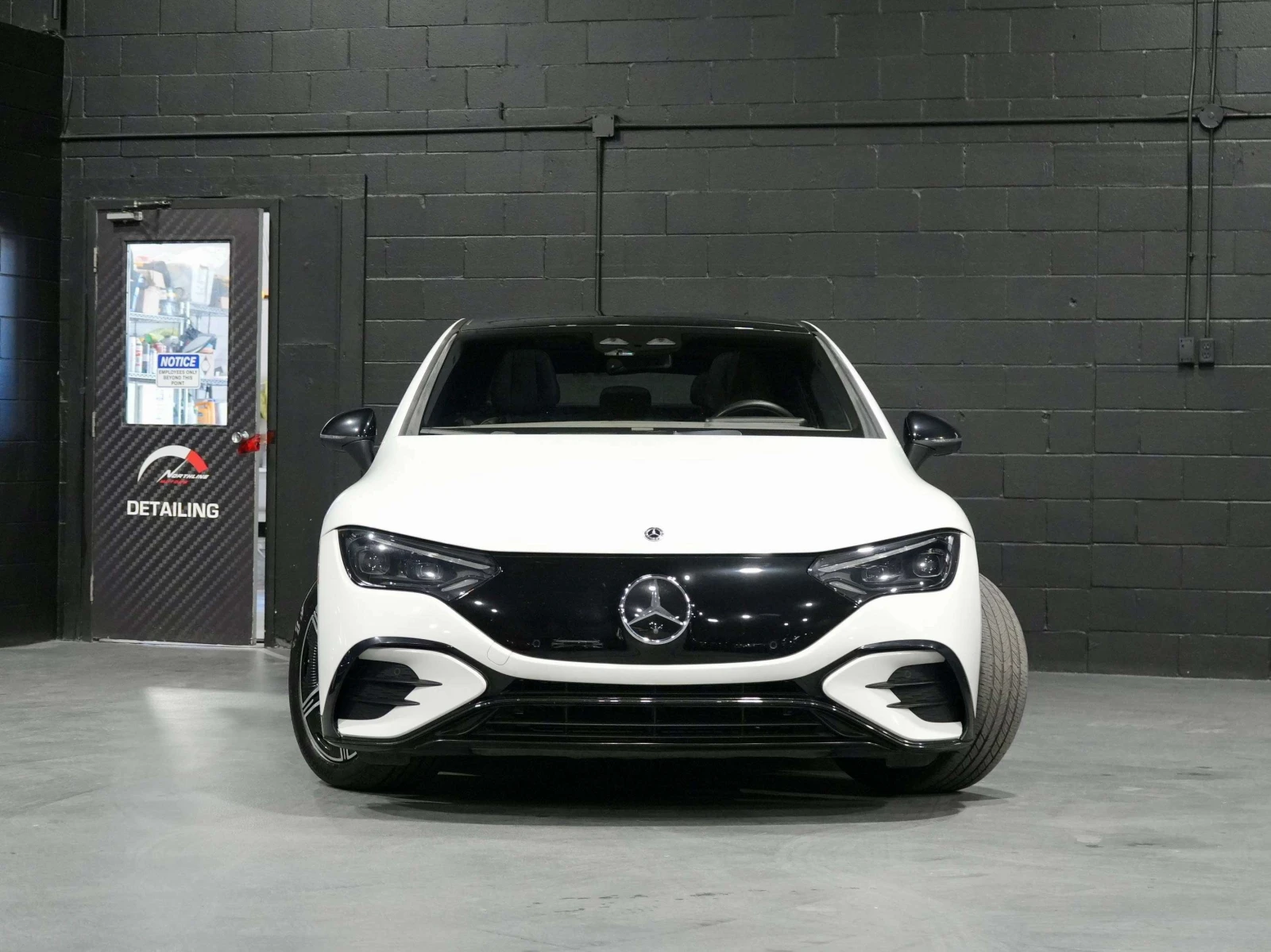 Mercedes-Benz EQE 500 4MATIC| MASSAGE| HUD| 360| DRIVER ASSIST| , снимка 2 - Автомобили и джипове - 56132261