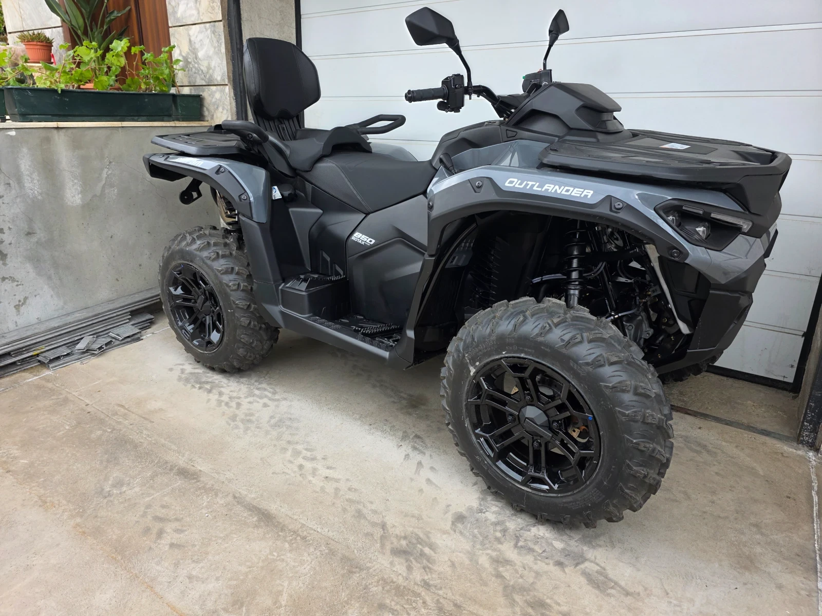 Can-Am Outlander 850, 2026