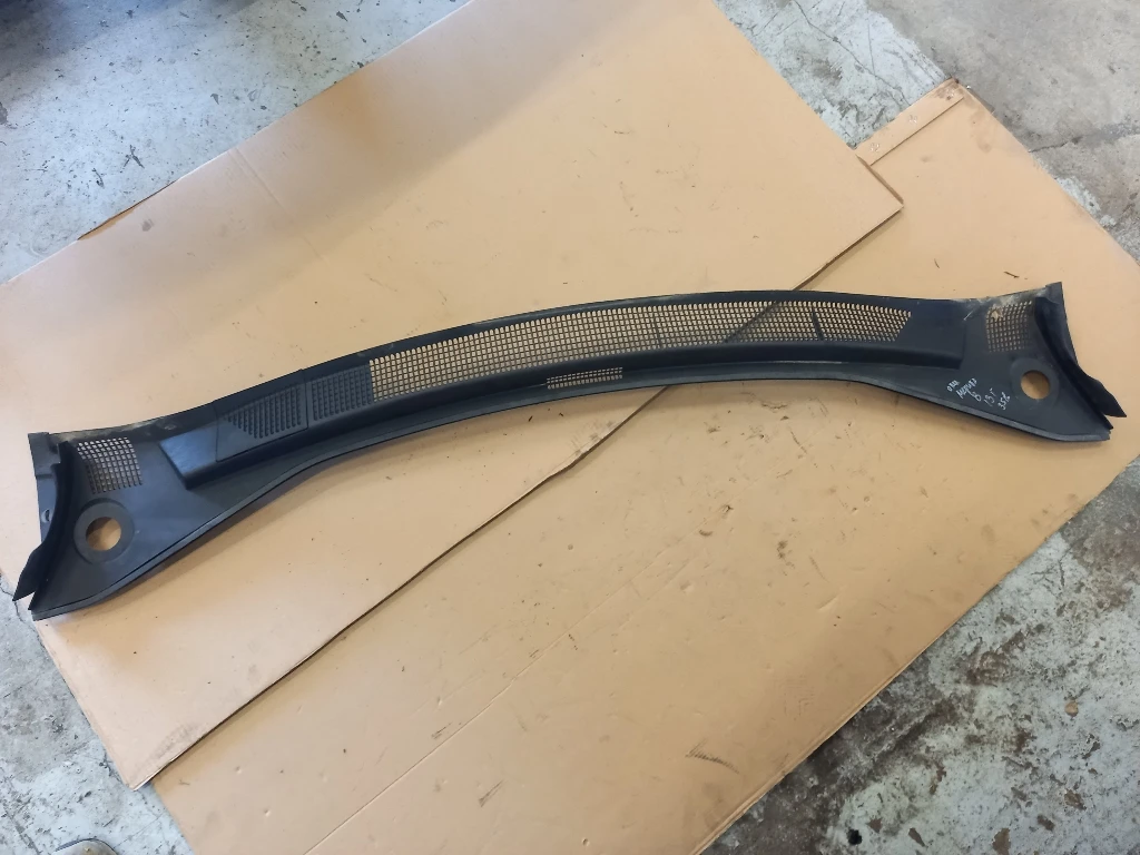 Кора под предни чистачки Опел Мерива Б 