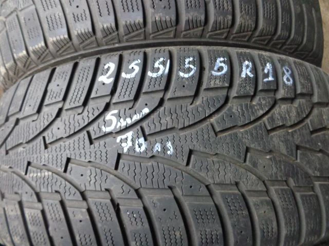 Гуми Зимни 255/55R18, снимка 1 - Гуми и джанти - 20200597