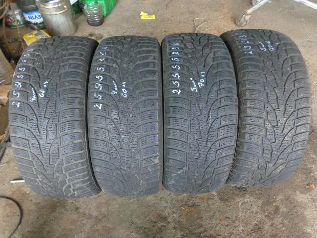 Гуми Зимни 255/55R18, снимка 2 - Гуми и джанти - 20200597