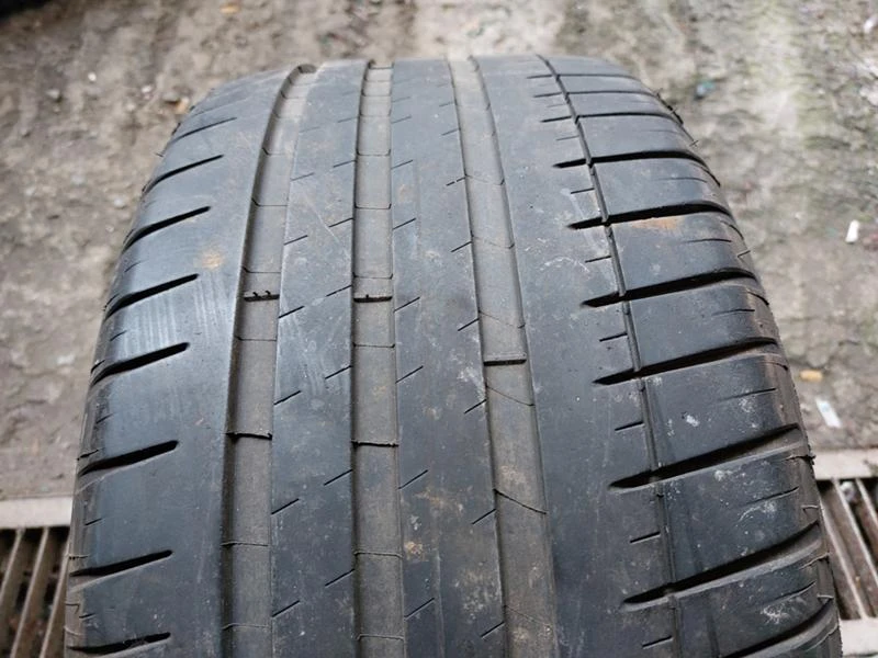 Гуми Летни 255/35R19, снимка 1 - Гуми и джанти - 35972758