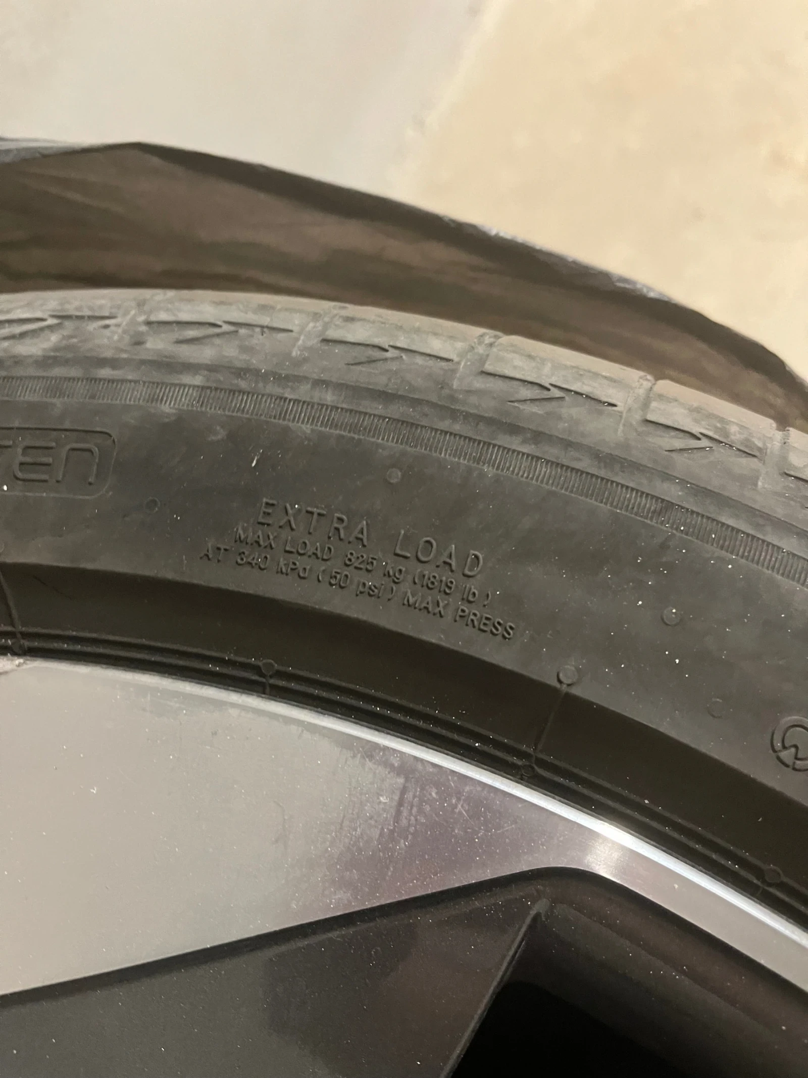 ���� � ������ 235/45R21 | Mobile.bg � ����������� 4
