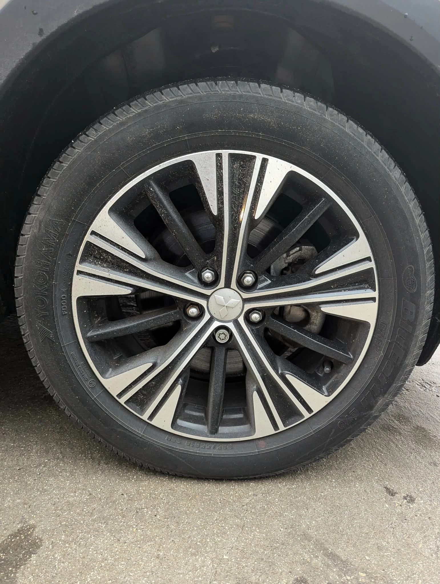 Гуми с джанти Yokohama 225/55R18, снимка 3 - Гуми и джанти - 53864787