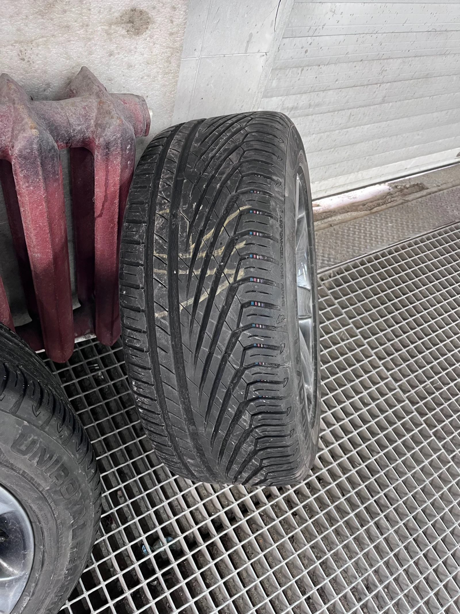Гуми Летни 235/55R17