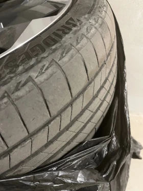 Гуми с джанти Bridgestone 235/45R21, снимка 2 - Гуми и джанти - 53366290