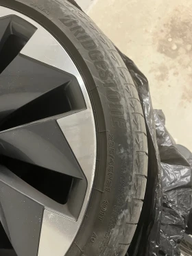 Гуми с джанти Bridgestone 235/45R21, снимка 3 - Гуми и джанти - 53366290