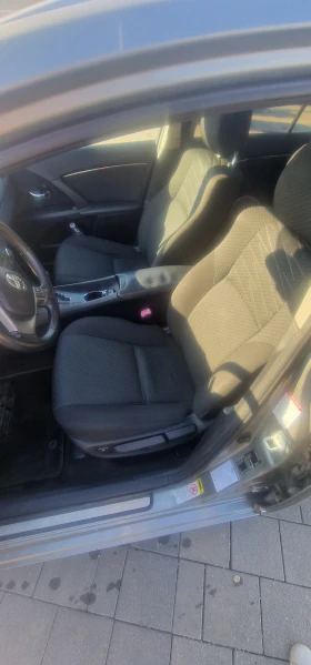 Toyota Avensis 1.8 бензин/газ, снимка 6