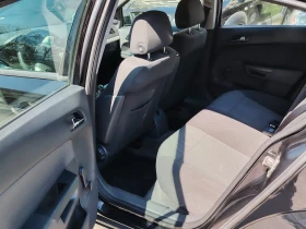 Opel Astra лимузина, снимка 6