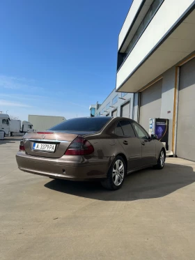 Mercedes-Benz E 200, снимка 6