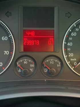 VW Golf 1.6 102кс Перфектна  - 2600 € / 5085.16 лв. - 27676458 10