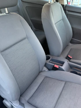 VW Golf 1.6 102кс Перфектна  - 2600 € / 5085.16 лв. - 27676458 9