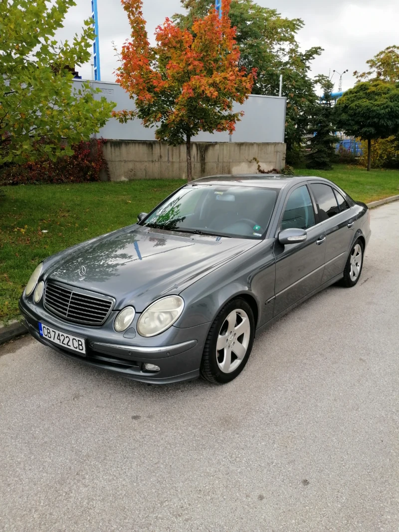 Mercedes-Benz E 200 Първи собственик в България!, снимка 2 - Автомобили и джипове - 48544638