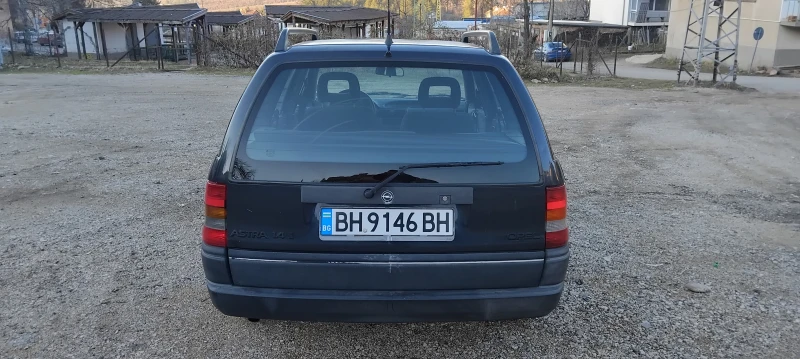 Opel Astra 1, 4i, снимка 3 - Автомобили и джипове - 49401488