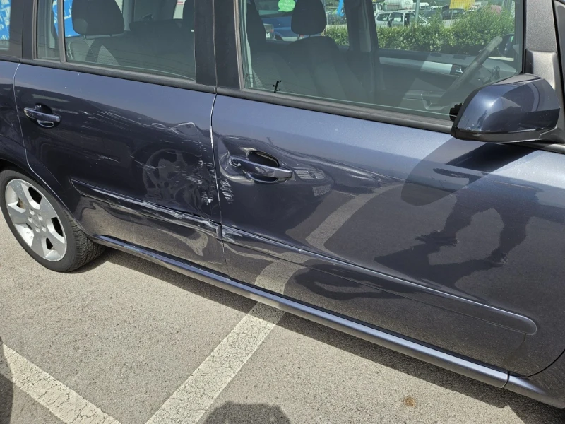 Opel Zafira 1.9 cdti, снимка 9 - Автомобили и джипове - 50795805