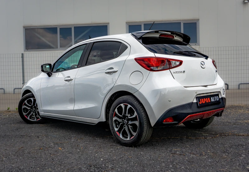 Mazda 2 1.5i EDITION! , снимка 6 - Автомобили и джипове - 51486295