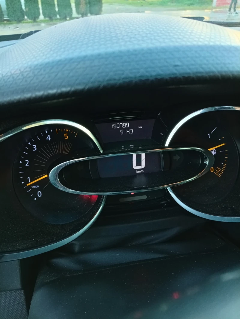 Renault Clio, снимка 5 - Автомобили и джипове - 52504375