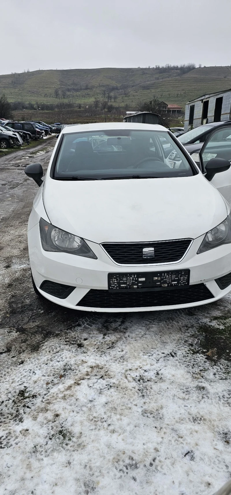 Seat Ibiza, снимка 3 - Автомобили и джипове - 53208089
