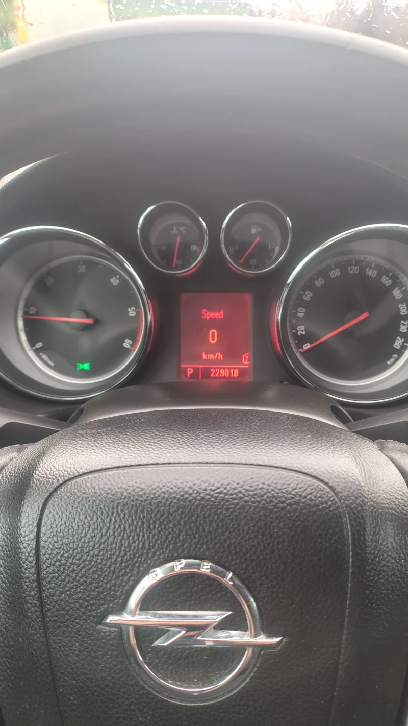 Opel Insignia 2.0 CDTI, снимка 6 - Автомобили и джипове - 53272985