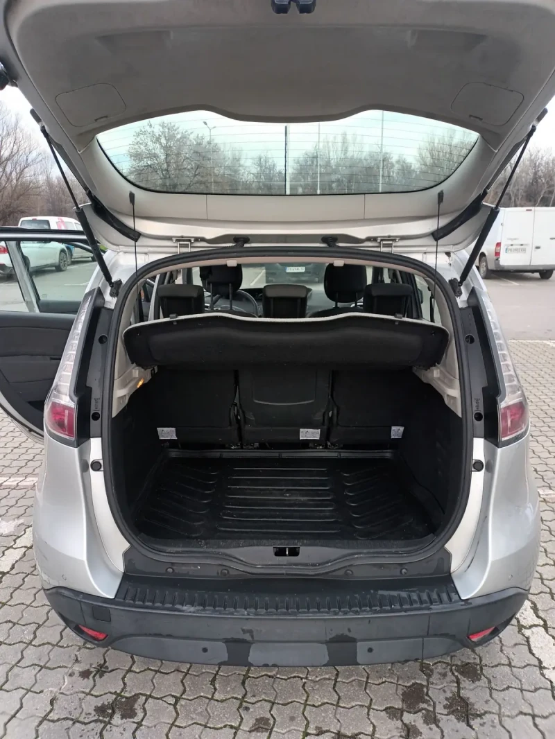 Renault Scenic, снимка 7 - Автомобили и джипове - 53563135