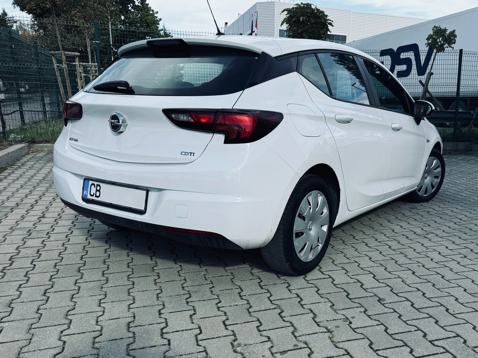 Opel Astra 1.6 CDTI - изображение 6