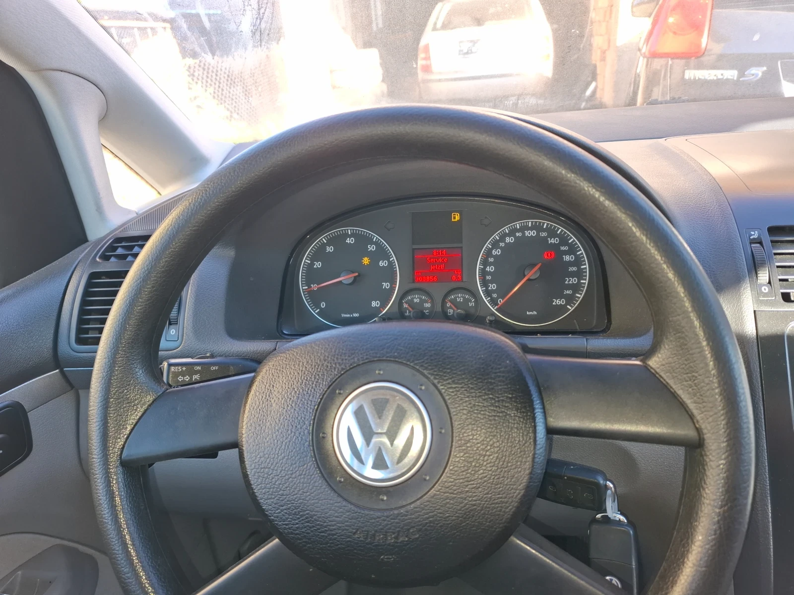 VW Touran 1.6 FSI - изображение 5