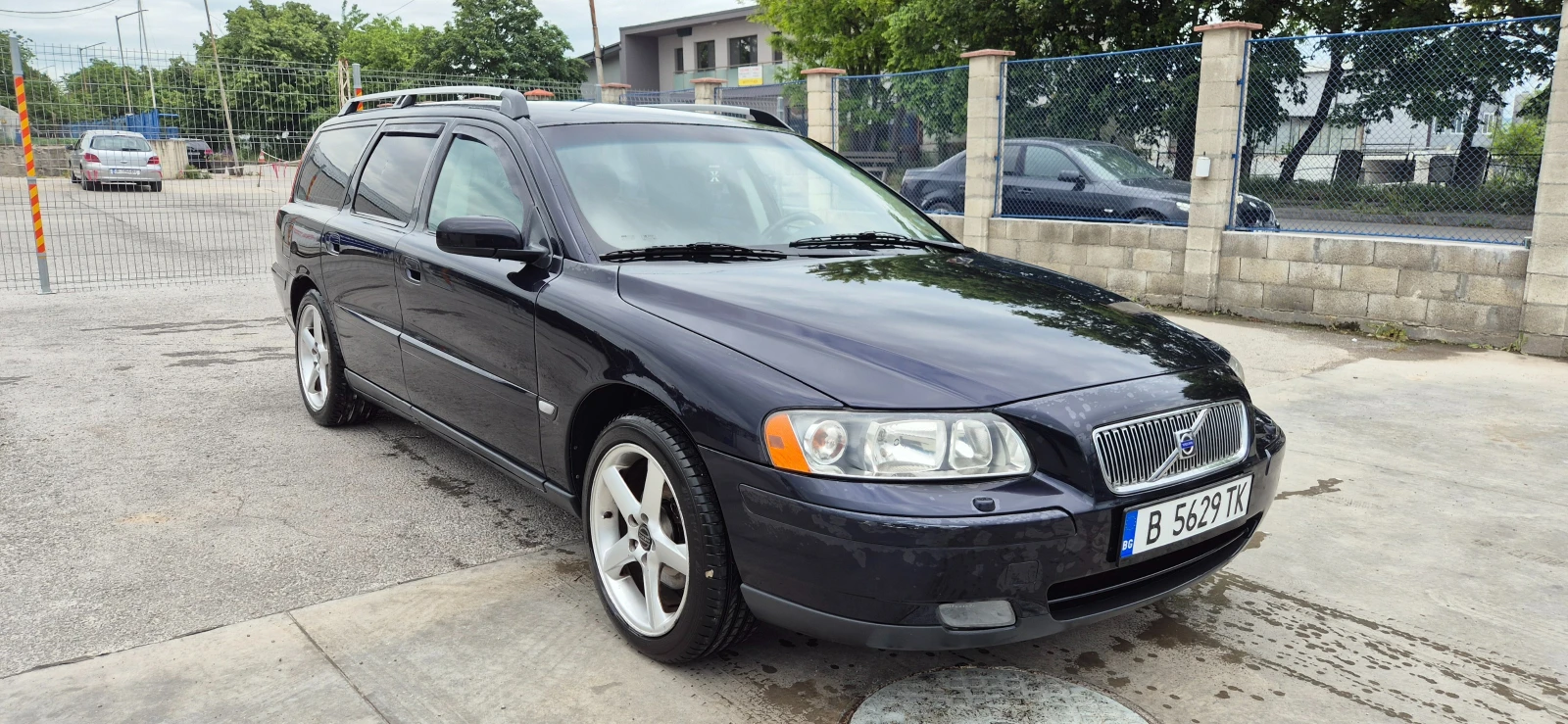Volvo V70 2.4i - изображение 2