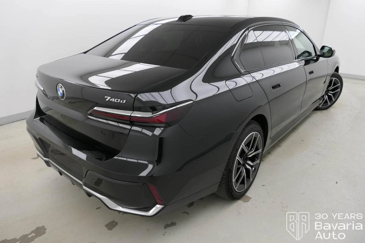 BMW 740 d xDrive M Sport Paket Sportautomatic - изображение 3