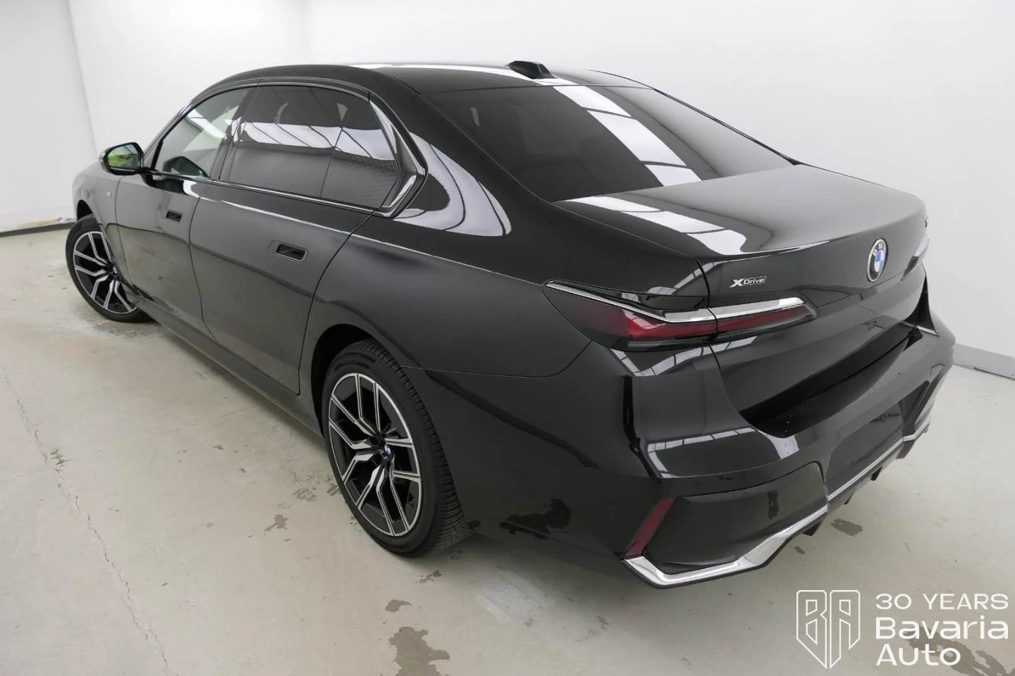 BMW 740 d xDrive M Sport Paket Sportautomatic - изображение 2