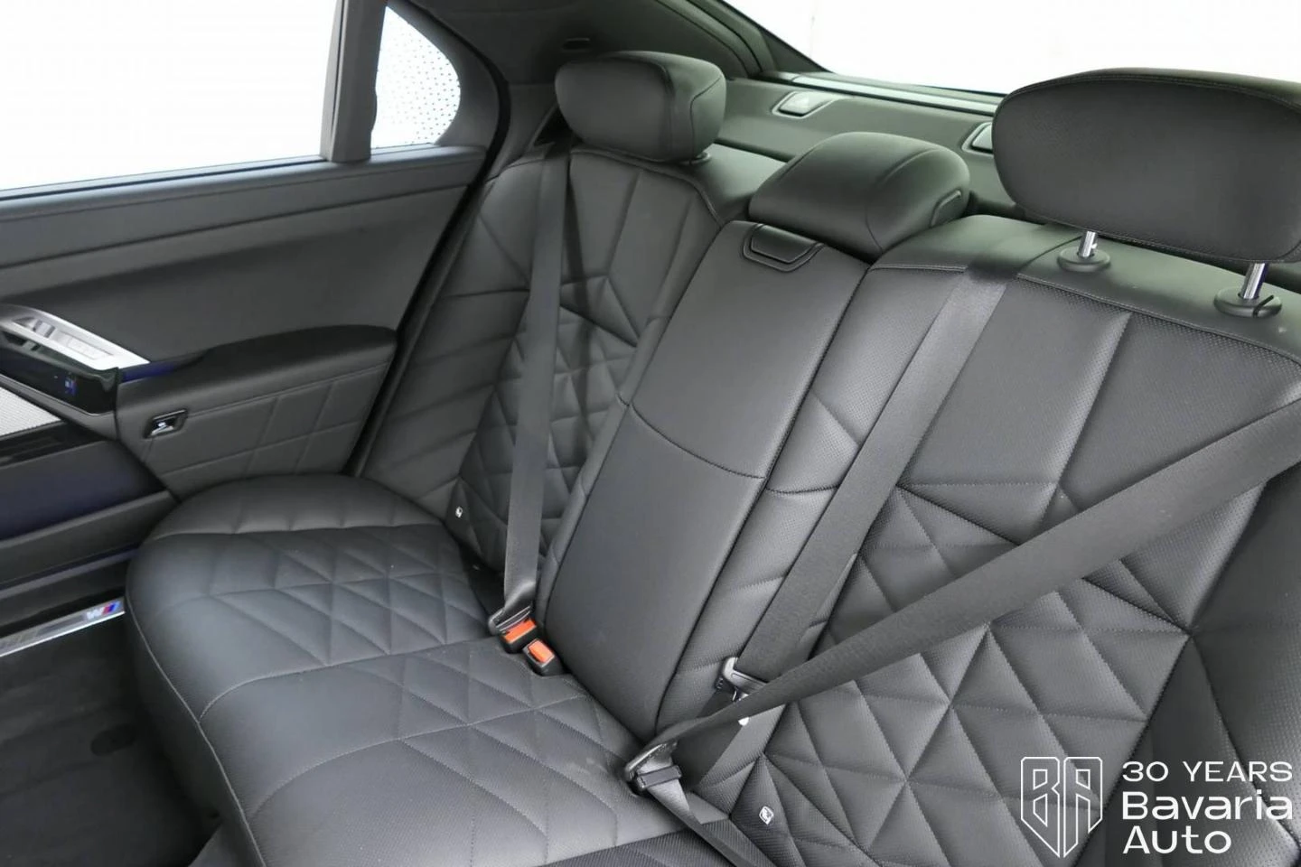 BMW 740 d xDrive M Sport Paket Sportautomatic - изображение 9