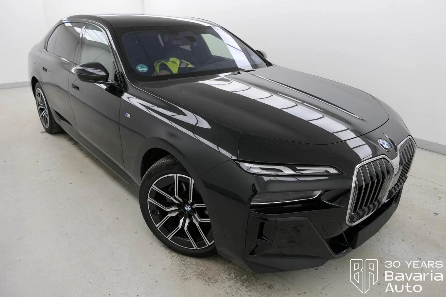 BMW 740 d xDrive M Sport Paket Sportautomatic - изображение 4