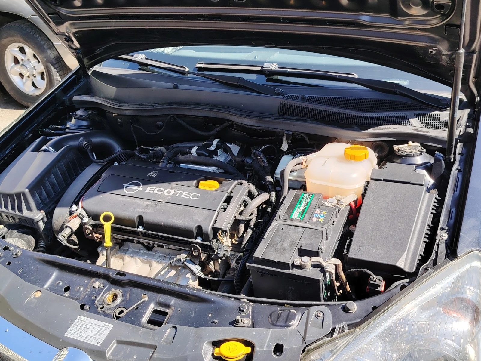 Opel Astra лимузина, снимка 8 - Автомобили и джипове - 53768007