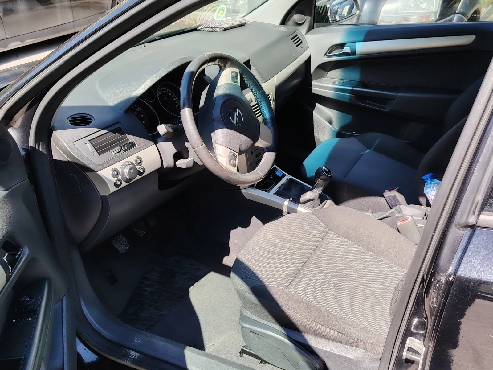 Opel Astra лимузина, снимка 5 - Автомобили и джипове - 53768007