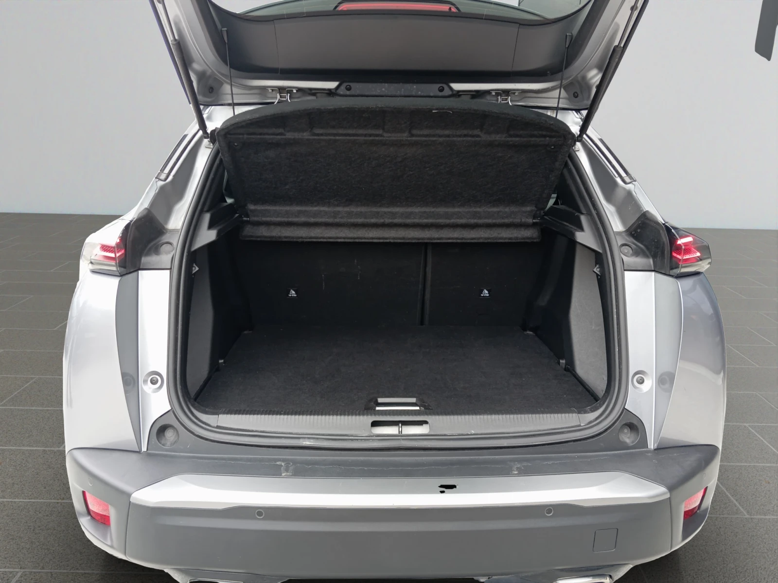 Peugeot 2008 GT 1.2 PureTech 130 EAT8 EURO 6.4, снимка 13 - Автомобили и джипове - 54027781