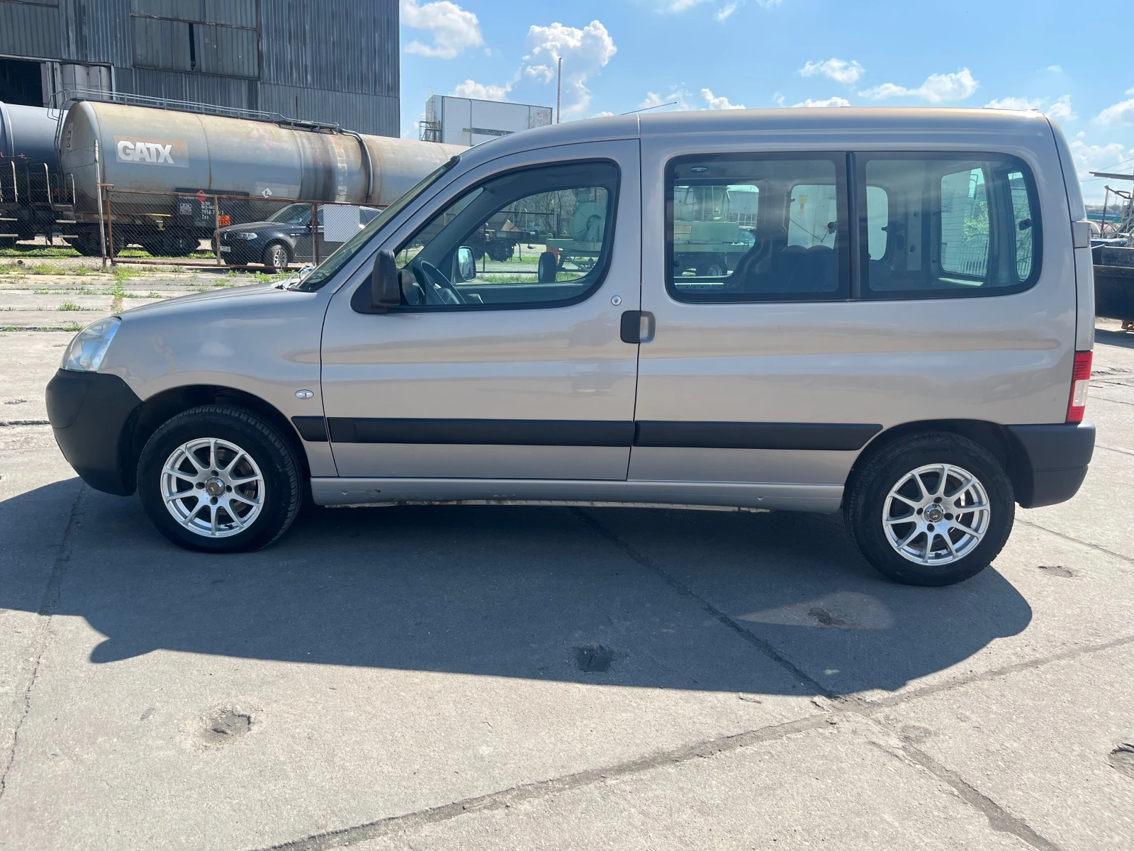 Peugeot Partner, снимка 3 - Автомобили и джипове - 54098485