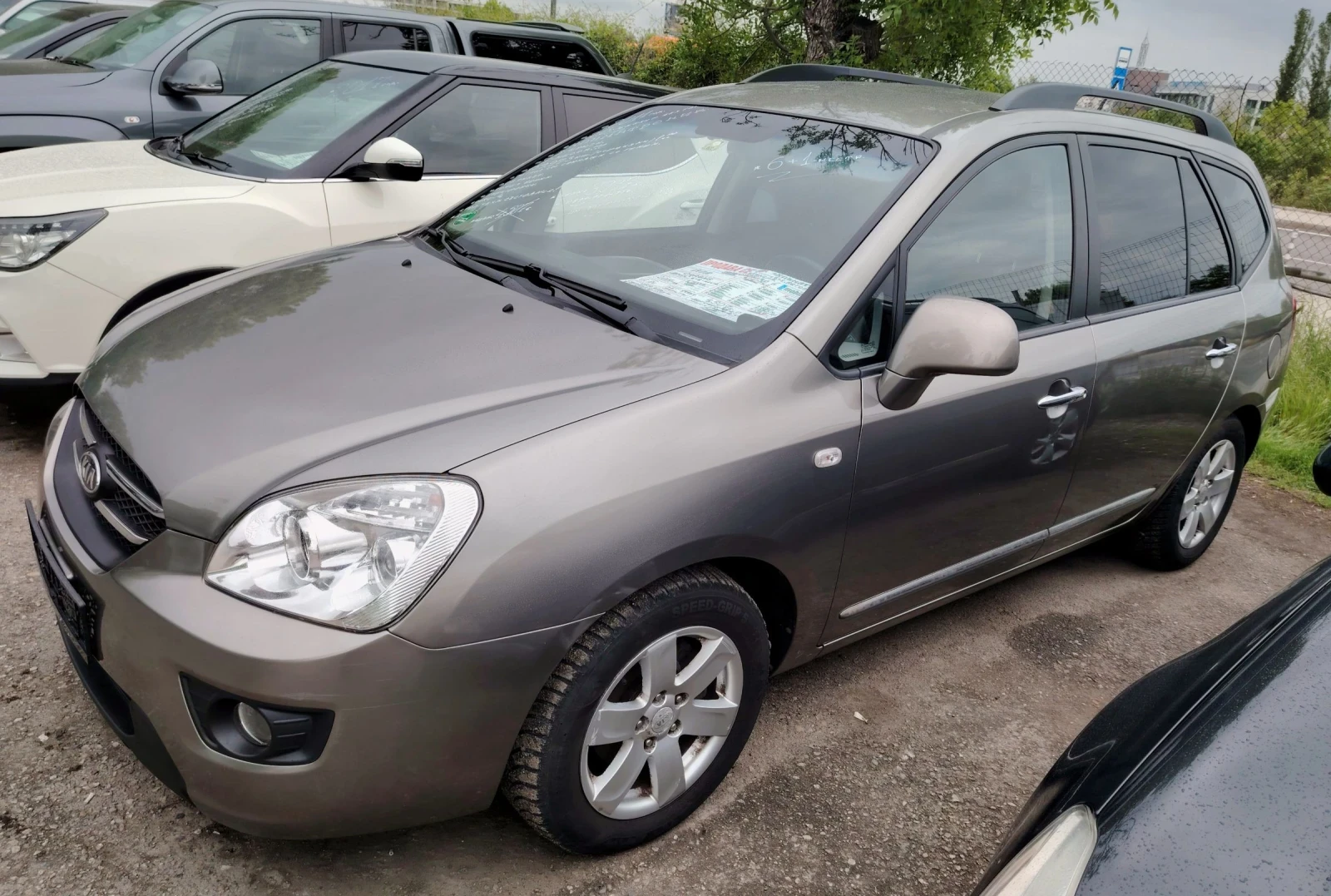 Kia Carens 2.0i/ 6+ 1 места 