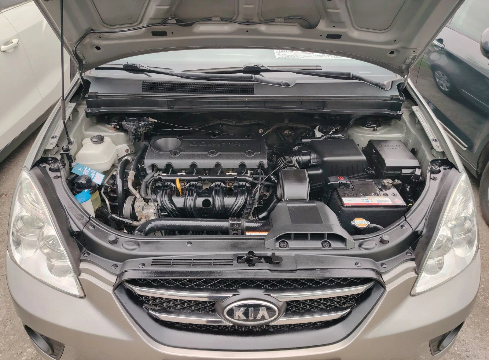 Kia Carens 2.0i/ 6+ 1 места , снимка 9 - Автомобили и джипове - 54430467
